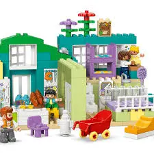 Duplo - 3 In 1 Modern Family House With Figures 1