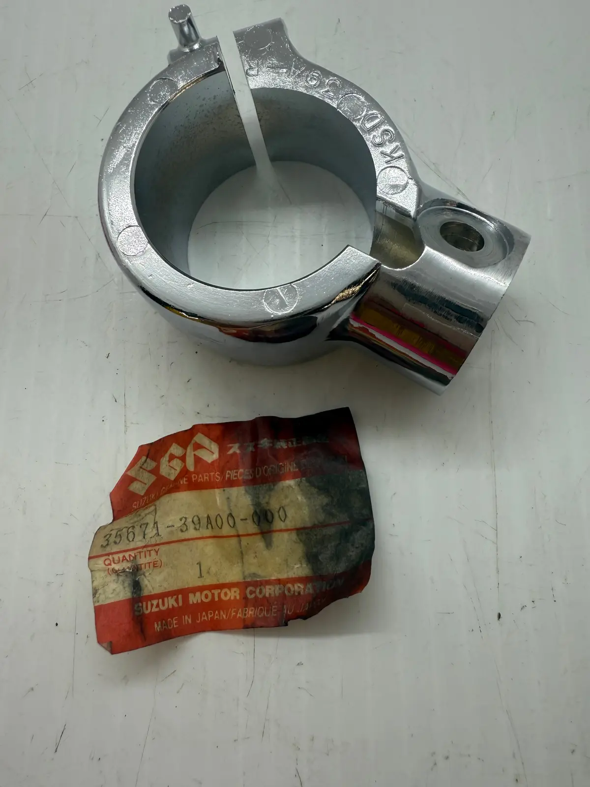 Suzuki Intruder Fr Right Signal Bracket 1