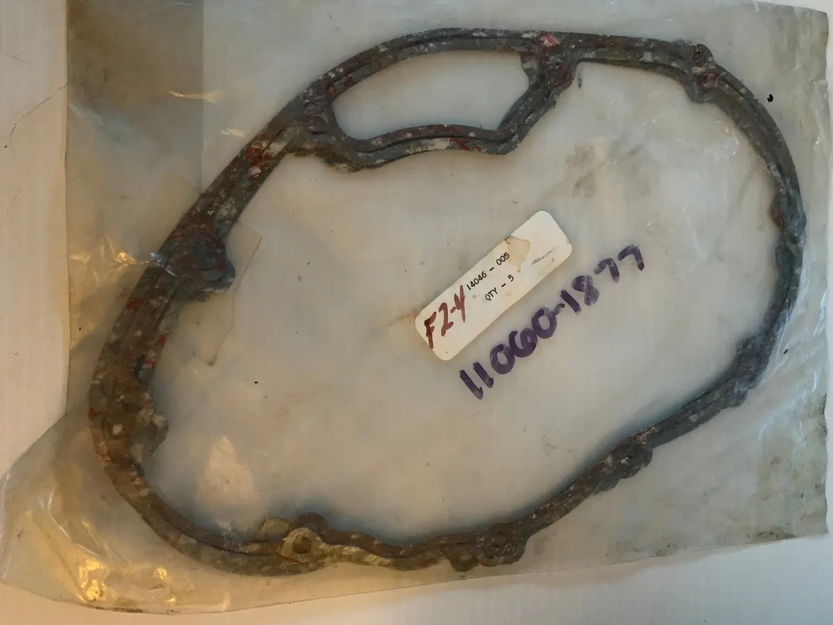 F3 F4 Right Engine Cover Gasket 1