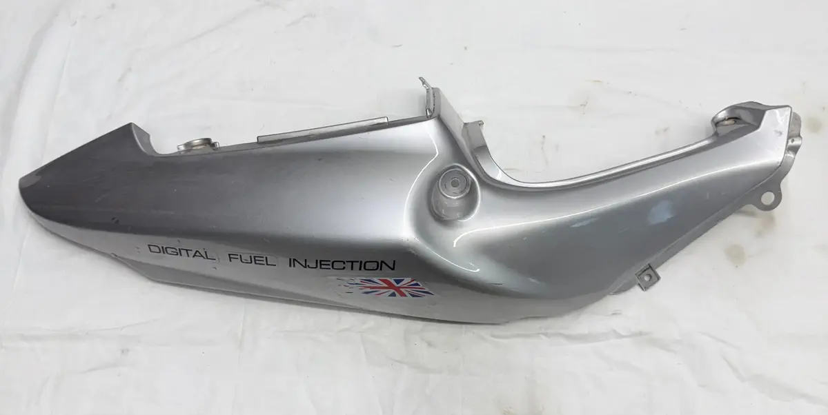 Triumph Daytona 955I Right Rear Tail Fairing 1