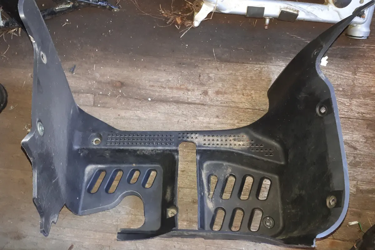 Kingquad Right Footwell 1