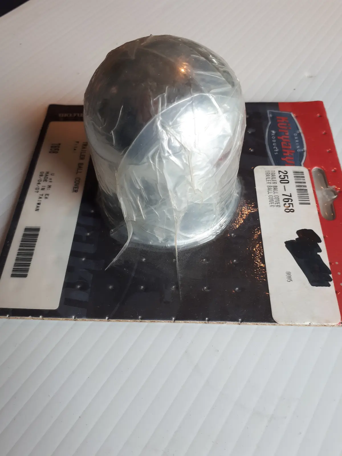Kuryakyn Trailer Hitch Ball Cover 1