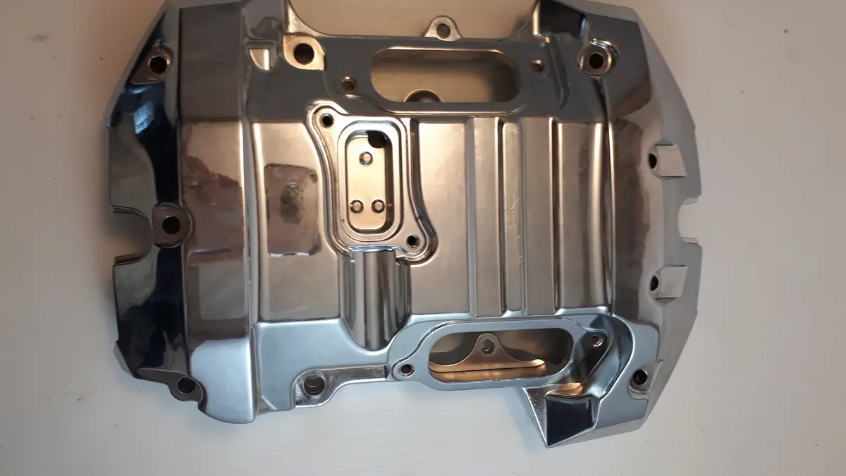 Vtx1800 Cylinder Head Cover 1
