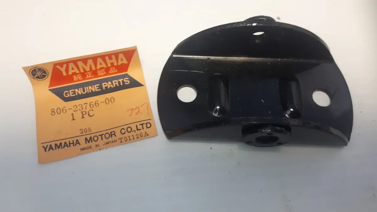 Yamaha Ski Saddle 806-23766-00 1