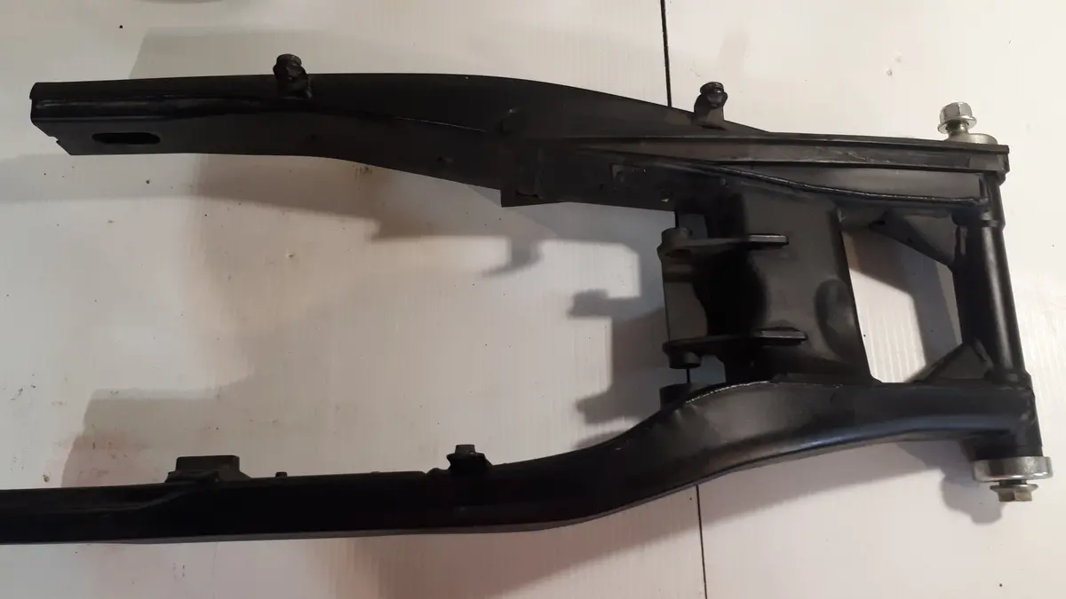 Yzf-R3 Swingarm 1