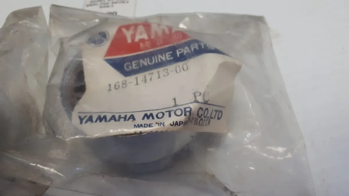 Yr2, R3, Nut, Muffler Joint 1