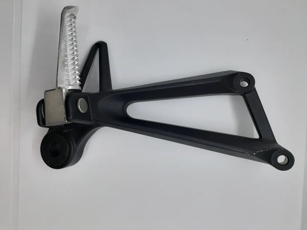 Yzf-R3 Rear Passenger Footrest 1