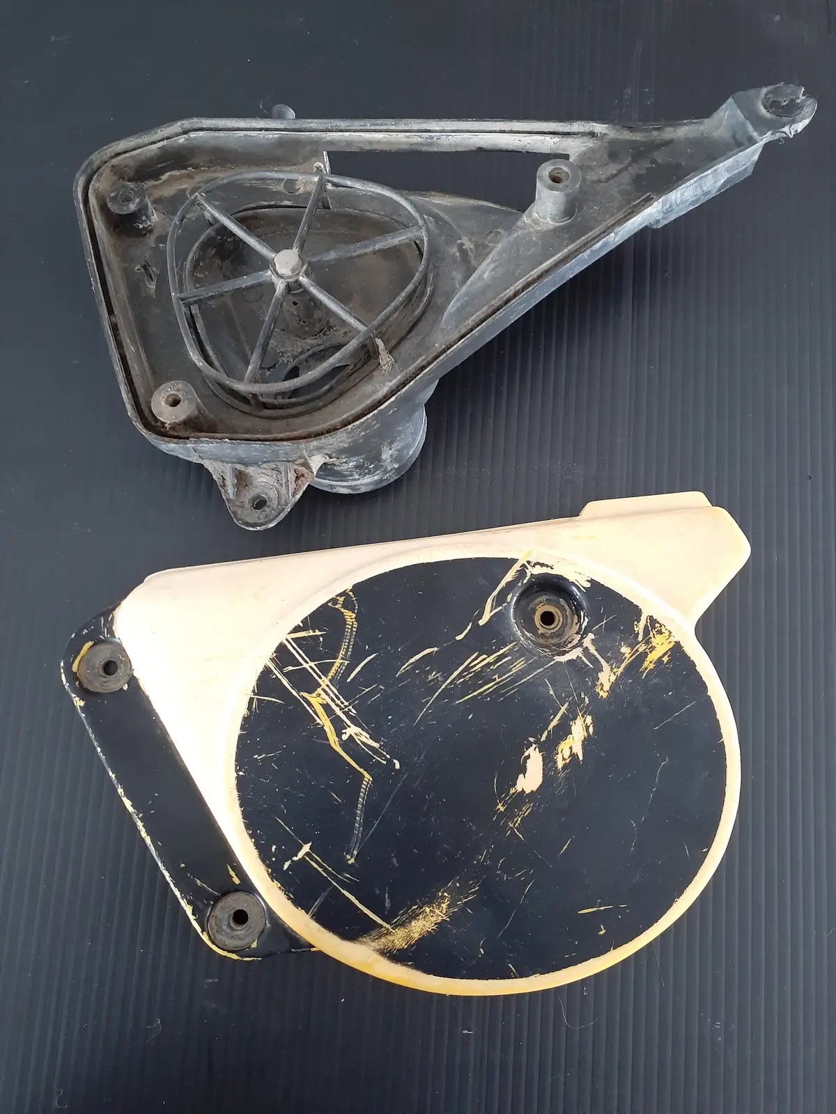 Yz80 Air Cleaner Case And Side Cover 1