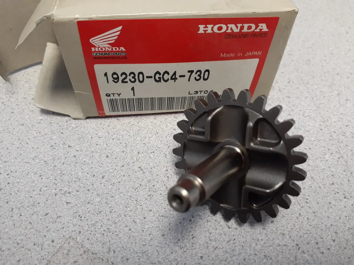 Cr80r Cr85r Water Pump Gear And Shaft 1