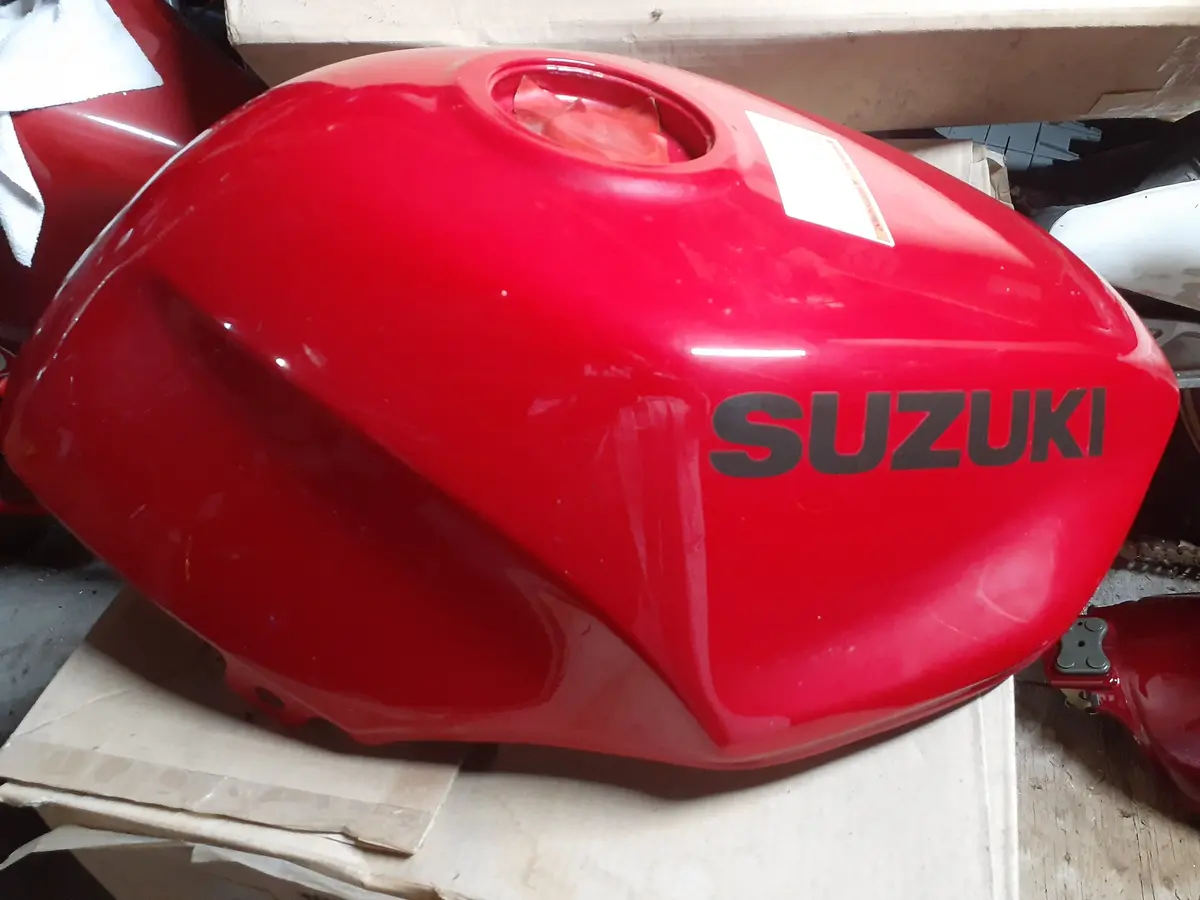 Rf600r Gas Tank 1