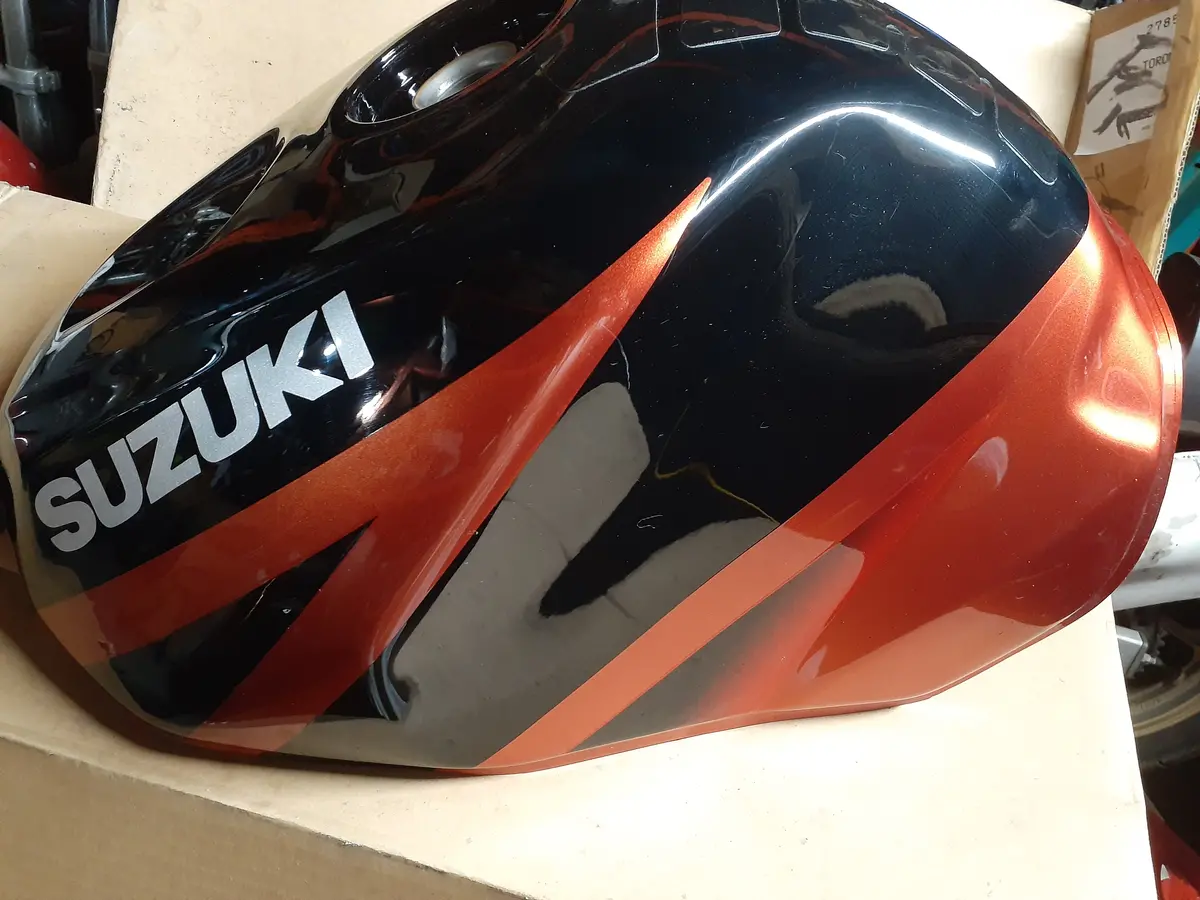 2003 Gsx-R 1000K3 Gas Tank 1