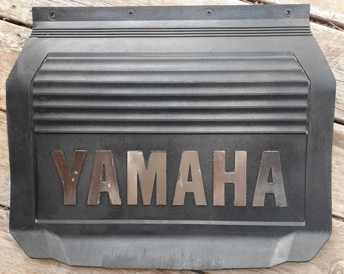 Yamaha Apex/Attak Snow Flap 1