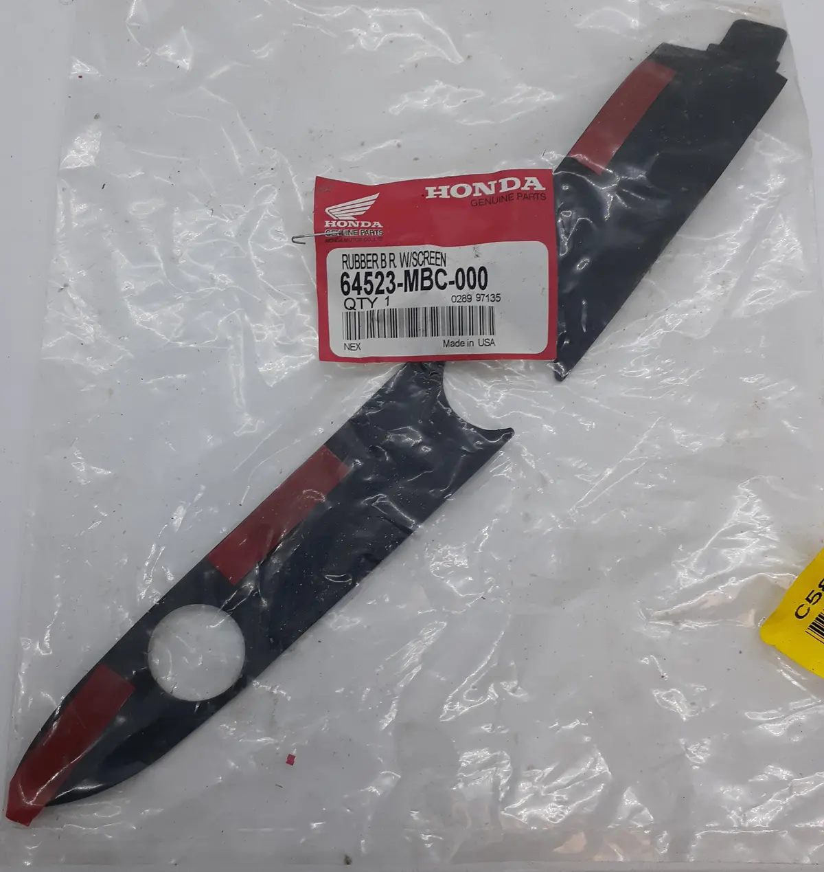 Vt1100t Right Windscreen Rubber 1