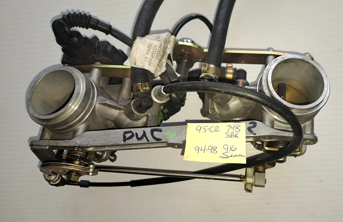 Ducati 748/916 Throttle Bodies 1