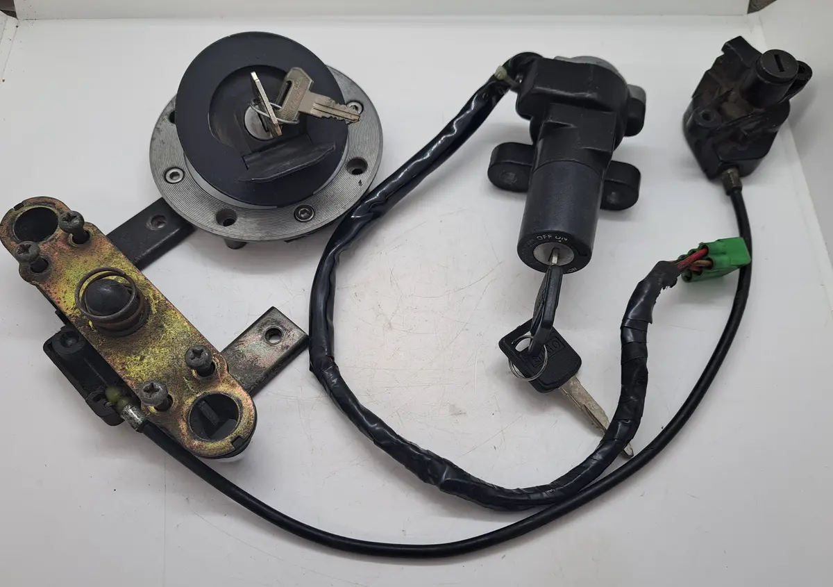 Gsx-R 750 Lock Set 1