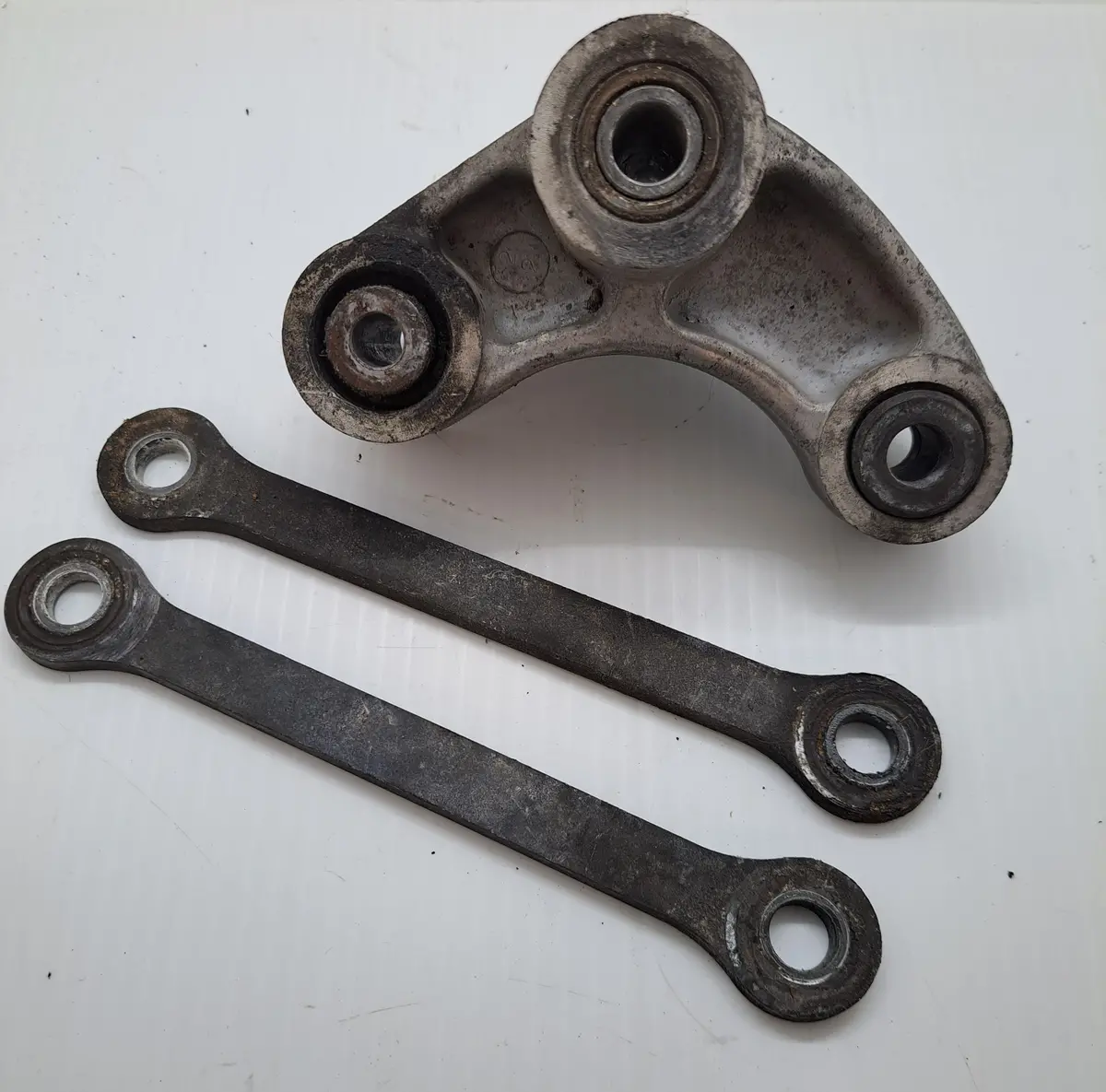 Yzf600r Shock Linkage/Dog Bones 1