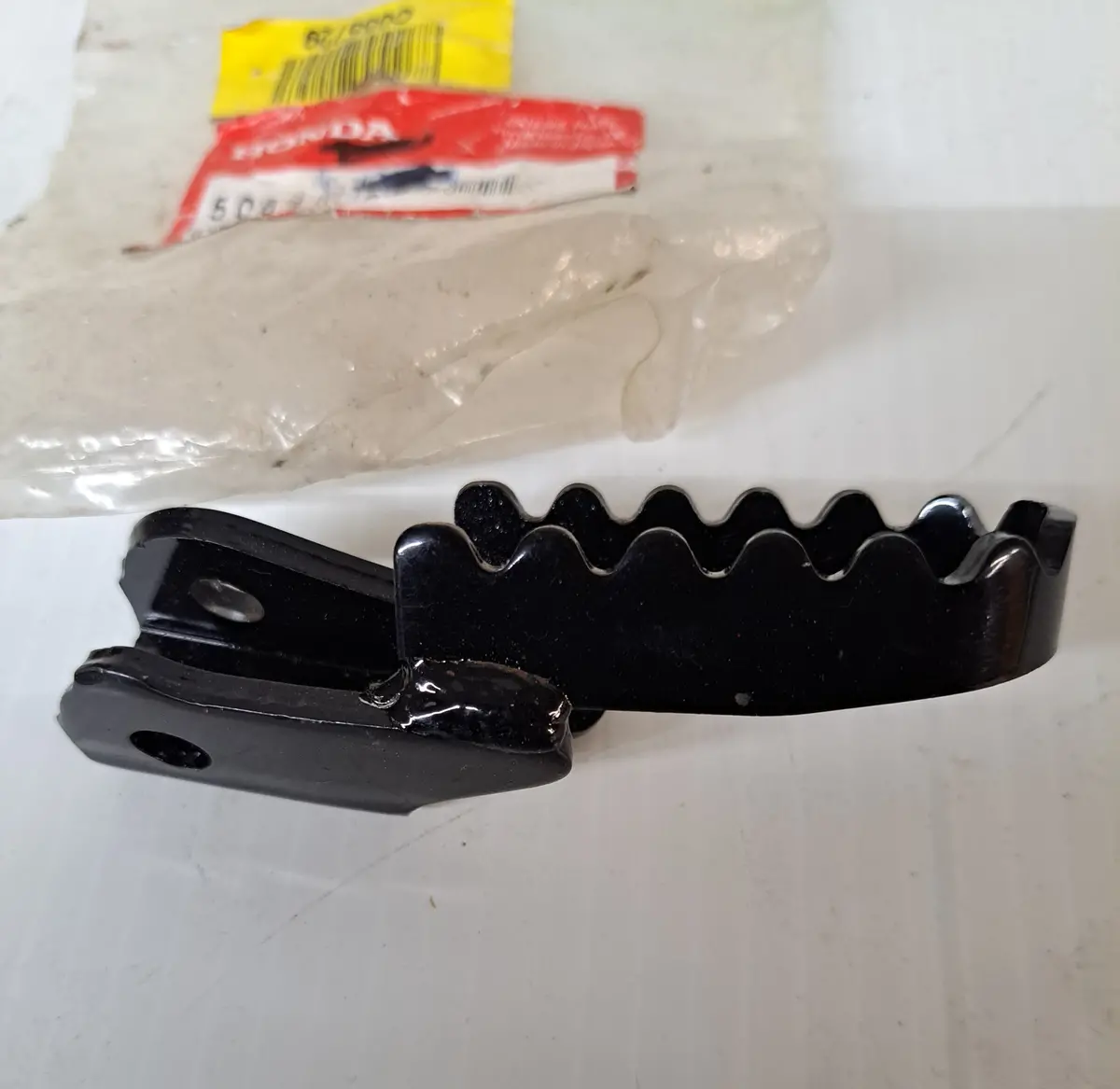 Xr80 Xr100 Right Footpeg 1