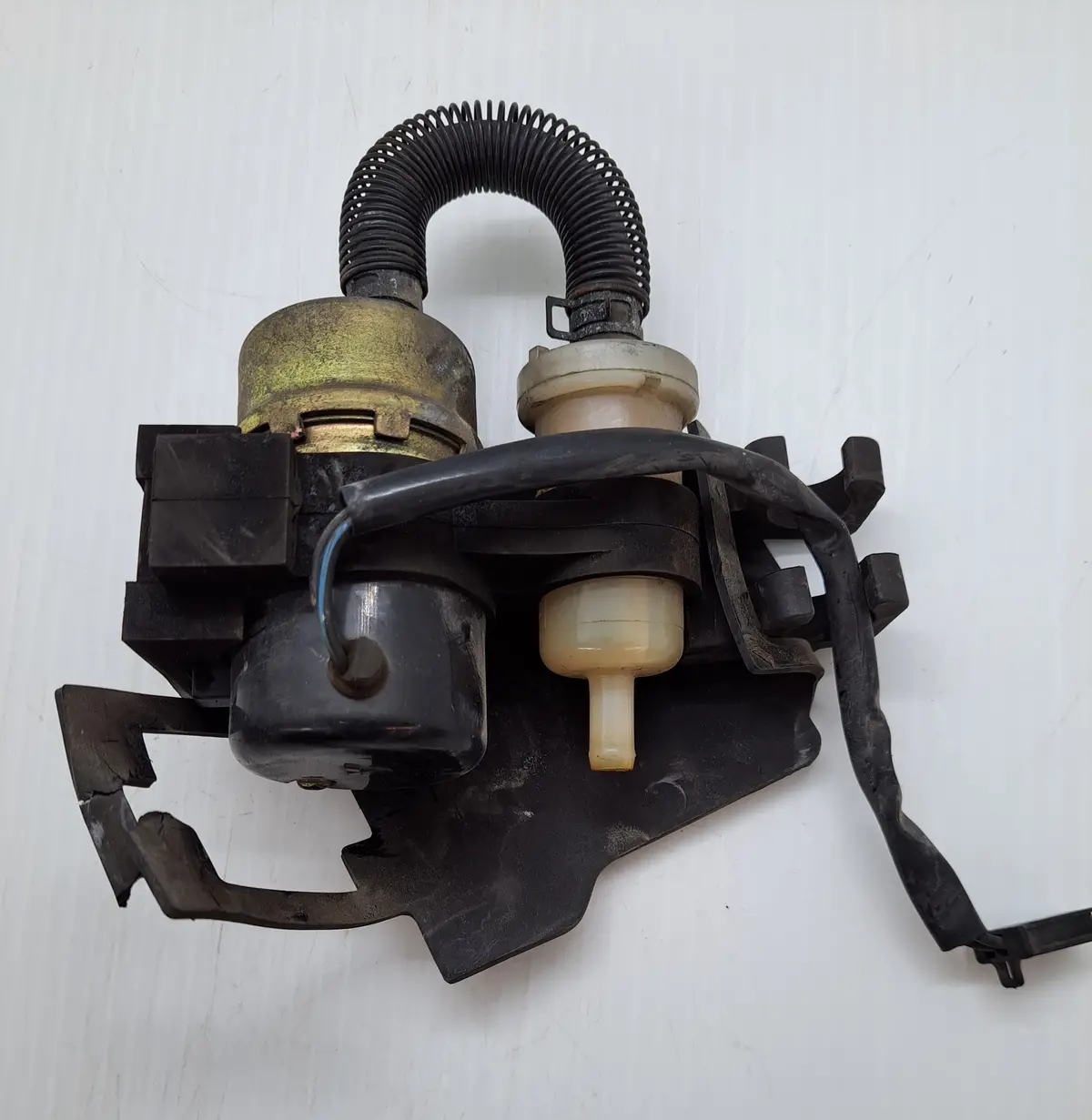 Road Star Xv1600 Fuel Pump 1