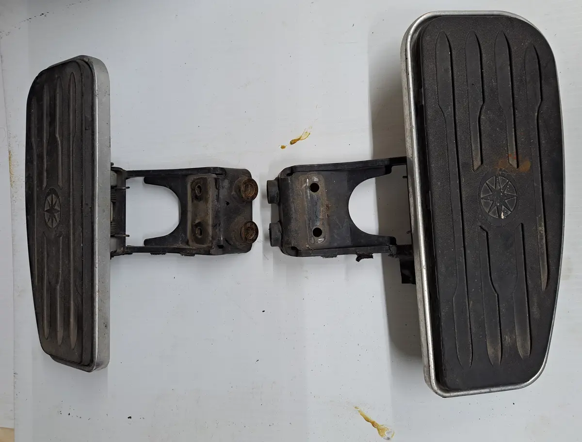 Road Star Xv1600 Driver Floor Boards 1