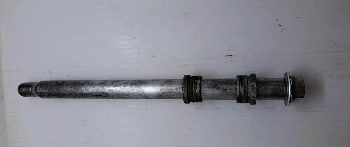 Xv1600 Roadstar Front Axle 1