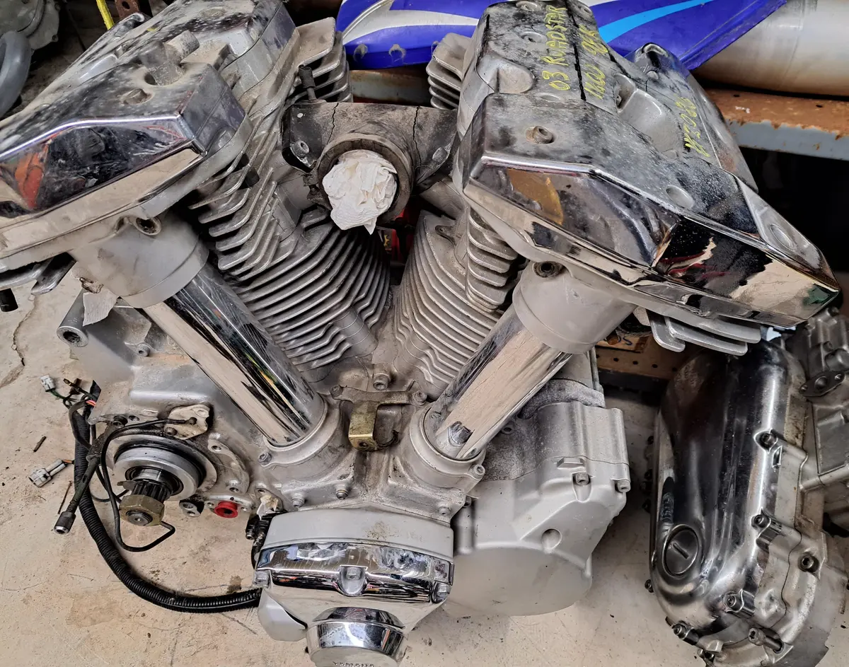 Xv1600 Roadstar Engine 1