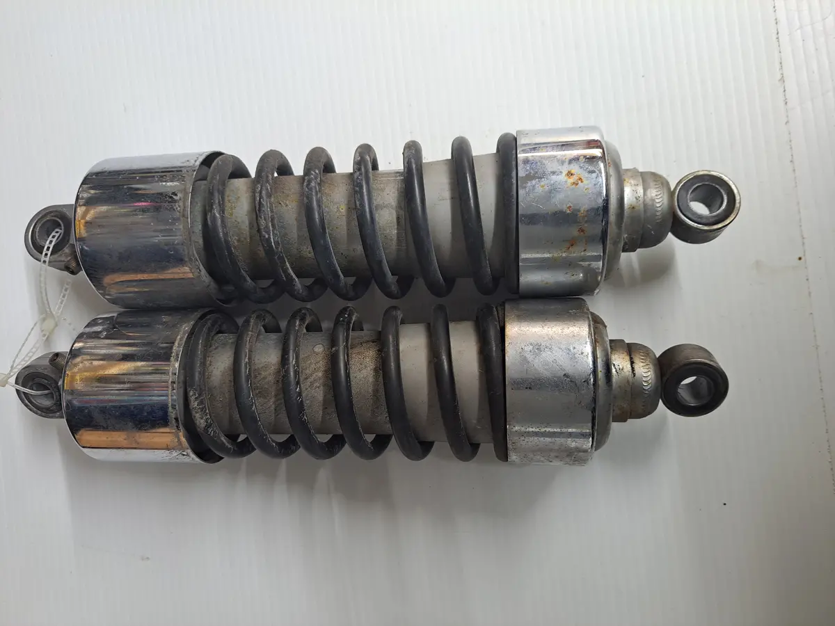 Vulcan Nomad 1500 Rear Shocks 1