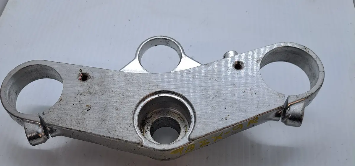 Zx-9R Upper Fork Holder 1