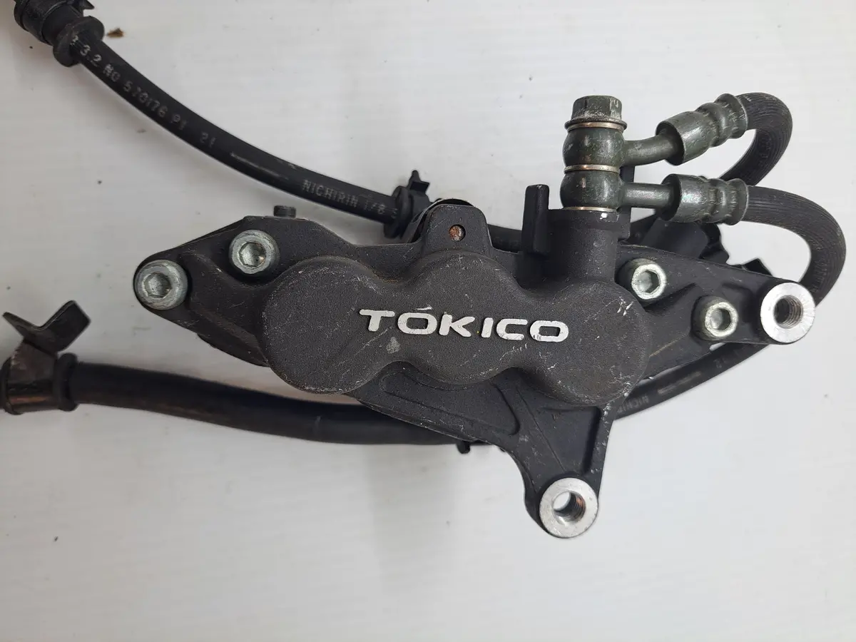 G-Sxr 750 Front Left Caliper 1