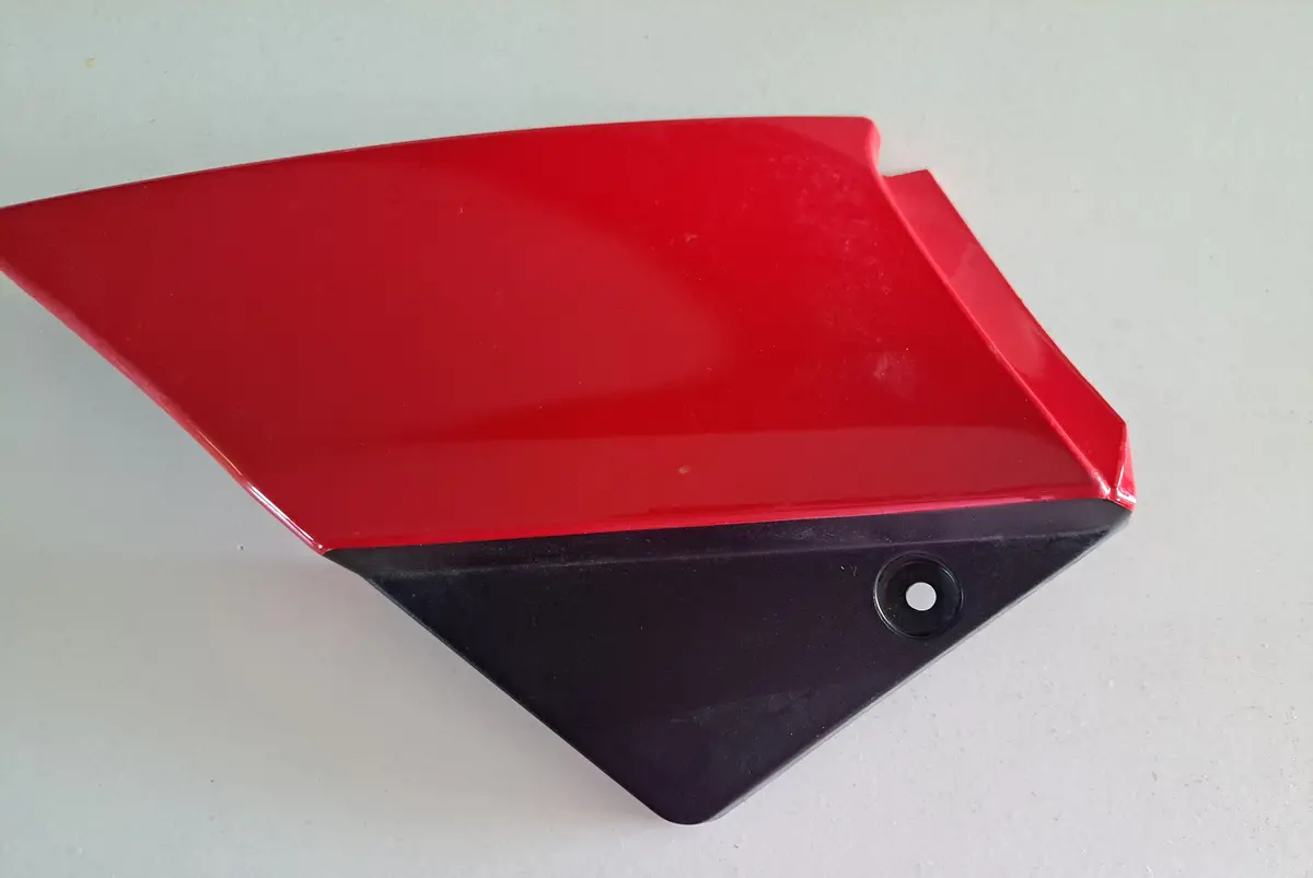 1998 Yzf R1 Left Side Cover 1