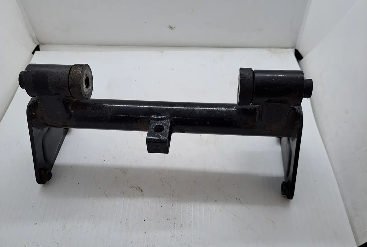 Vulcan 1500 Front Engine Bracket 1