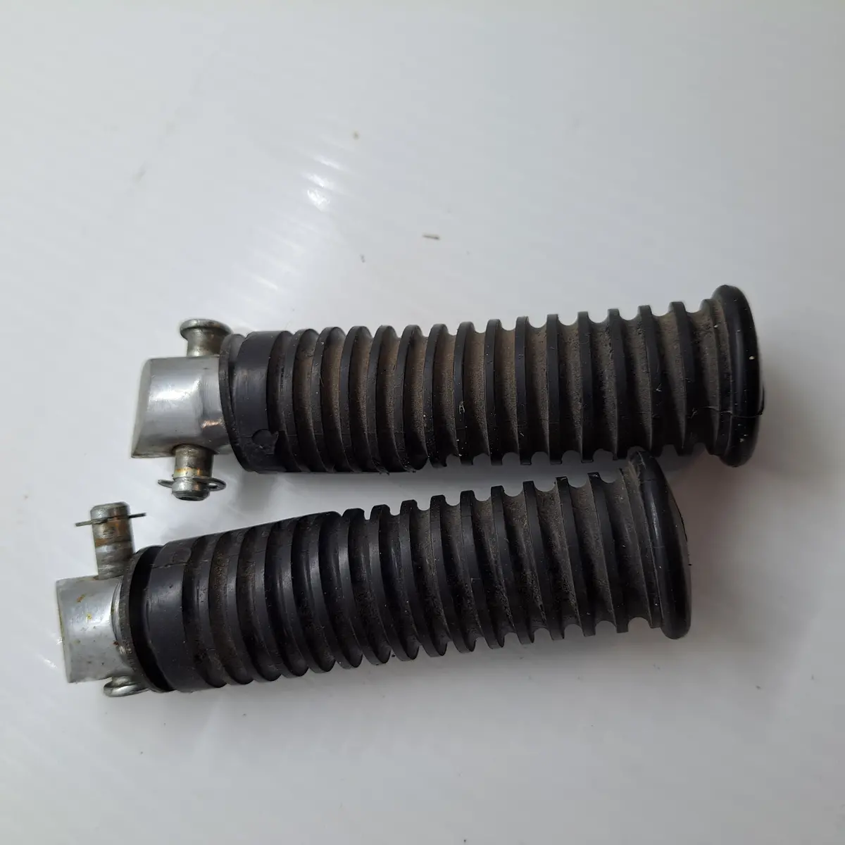 Vulcan 800 Rear Foot Pegs 1