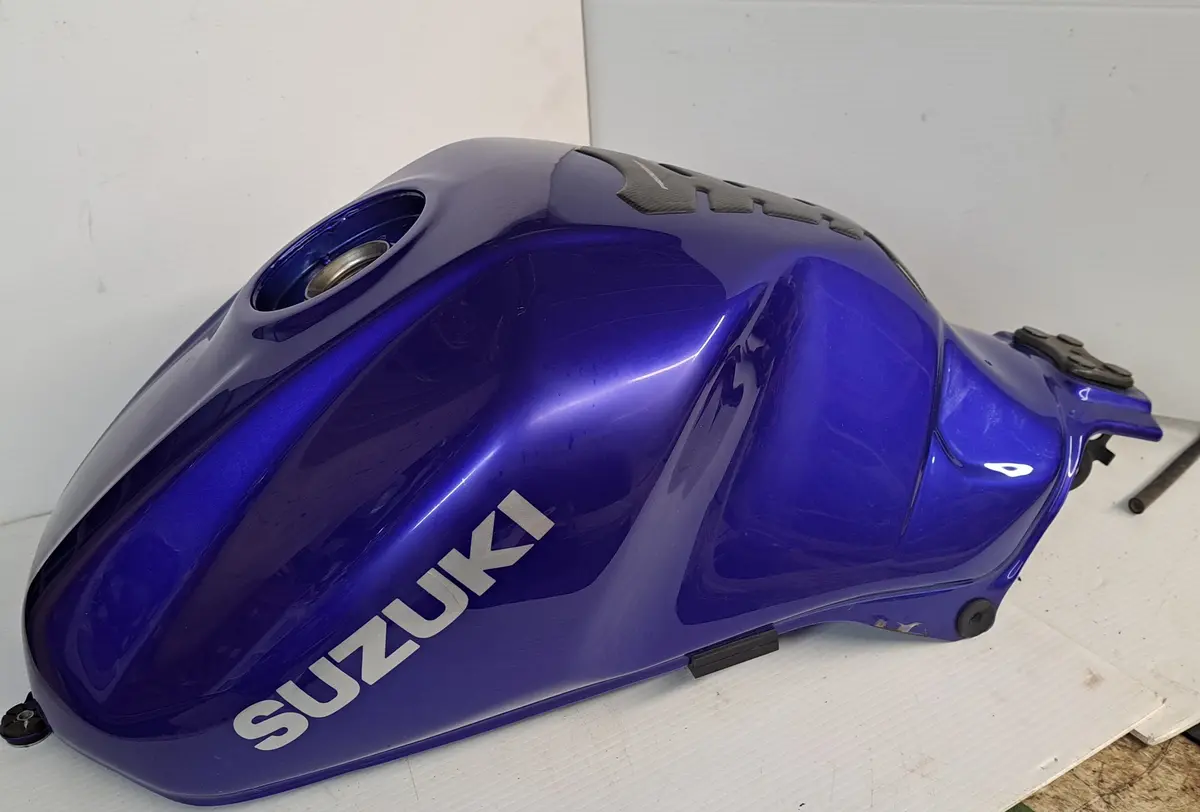 Sv1000 Gas Tank 1