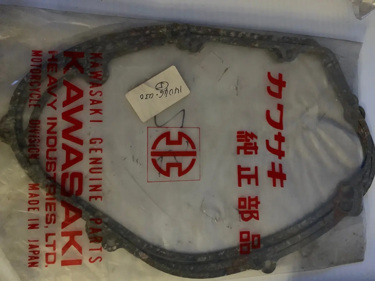 Kt250 Kx250 Right Engine Cover Gasket 1