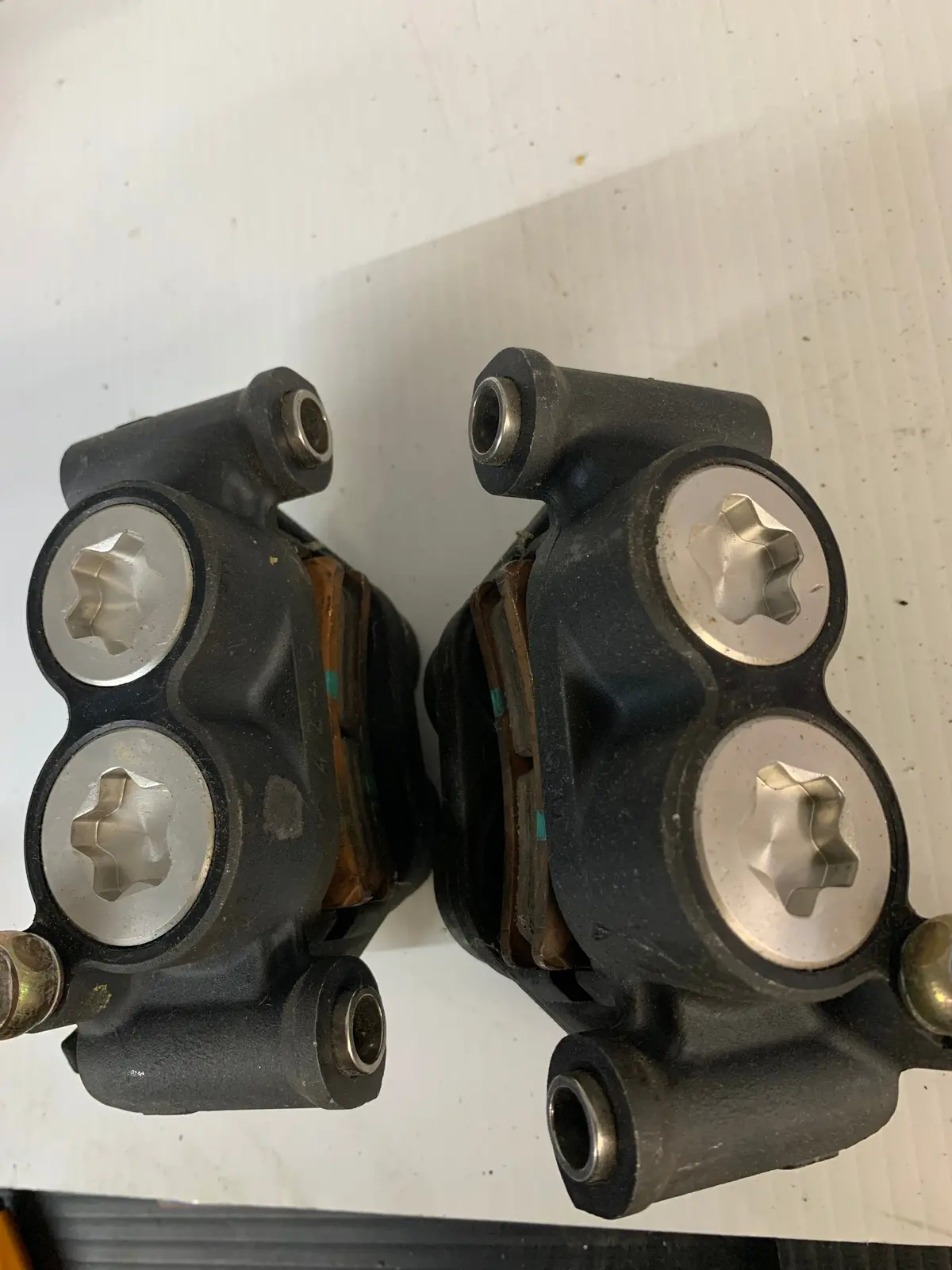 2005 Yzf R6 Front Brake Caliper Assembly 1