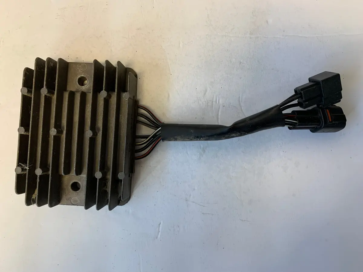 Suzuki Regulator Rectifier 1