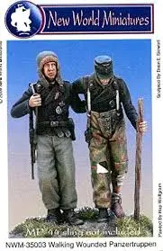1:35 Walking Wounded Panzertruppen (2Figures) 1