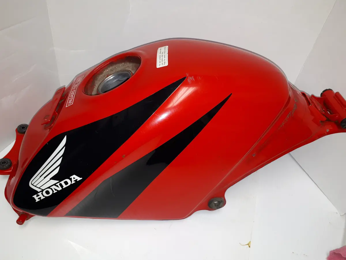 Honda Cbr125r Gas Tank 1