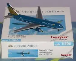 1:500 Vietnam Airlines Boeing 767-300 1