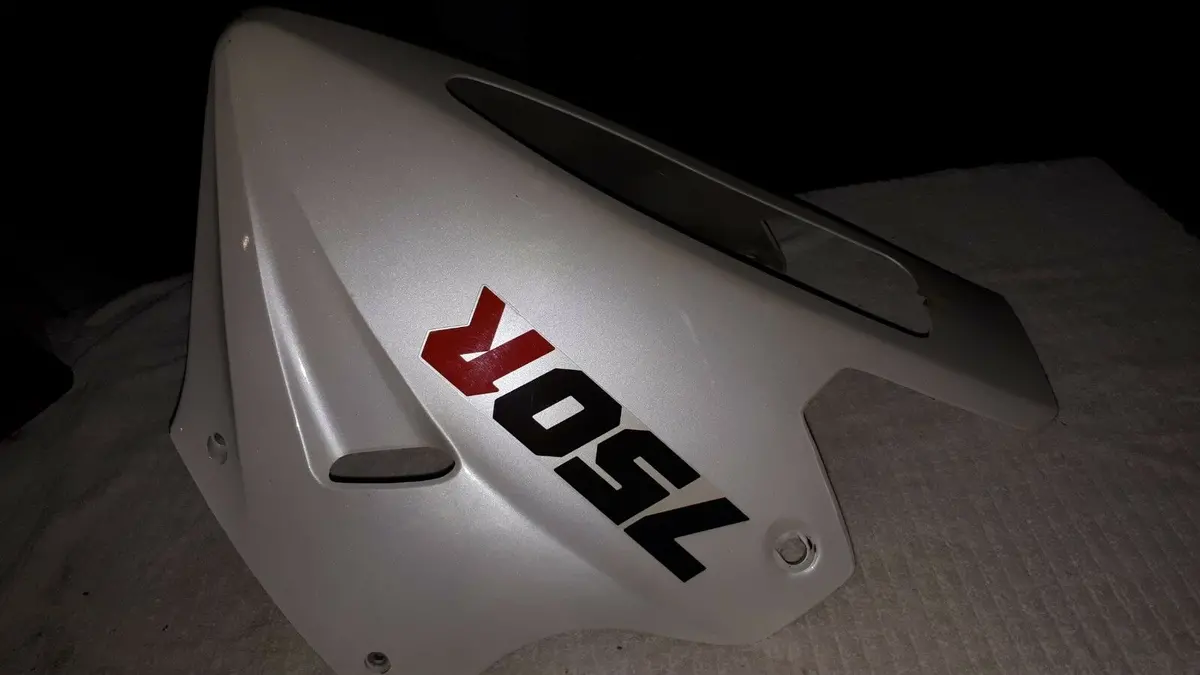 Zx750 Ninja White Under Cowl 1