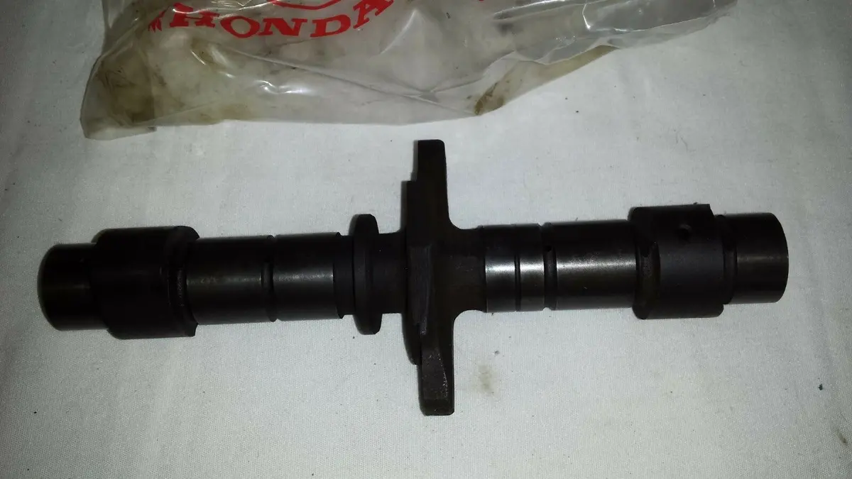 Vf700 Vf750 Rear Exhaust Camshaft 1