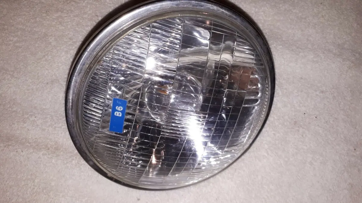 1978-1979 Xj 400 Headlight Lens 1