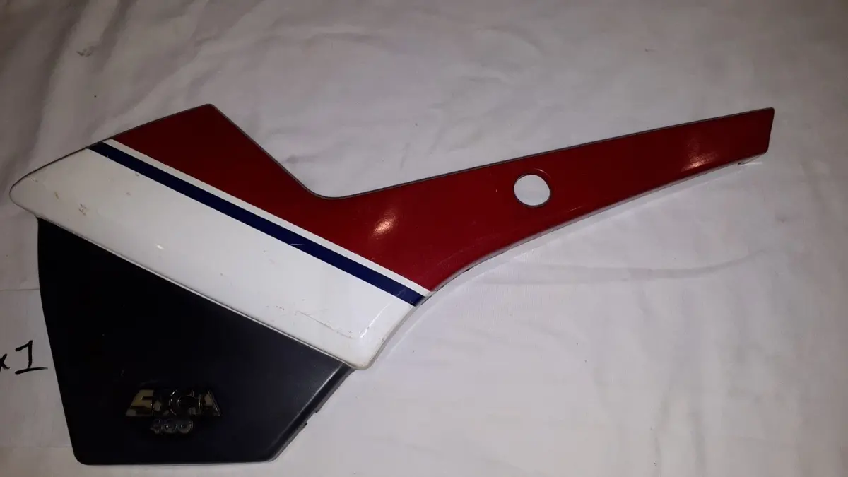 Yamaha Xs400 Seca Left Side Cover , White And Red 1