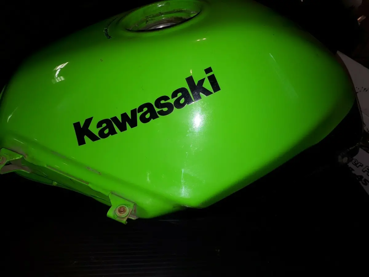 2012 Ninja 250 Ltd Gas Tank Green 1