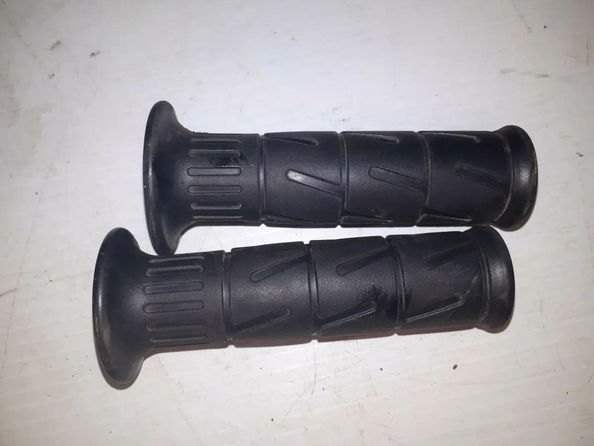 2018 Ninja 400 Oem Grips 1