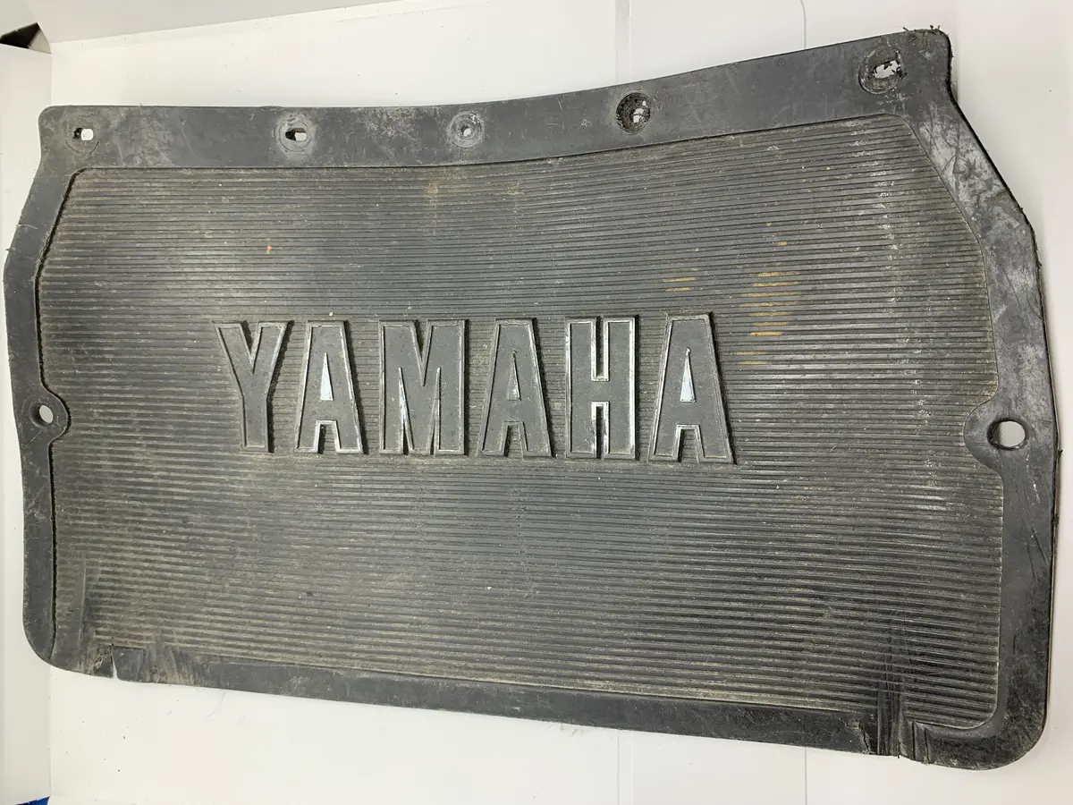 Yamaha Snowmobile Flap 1
