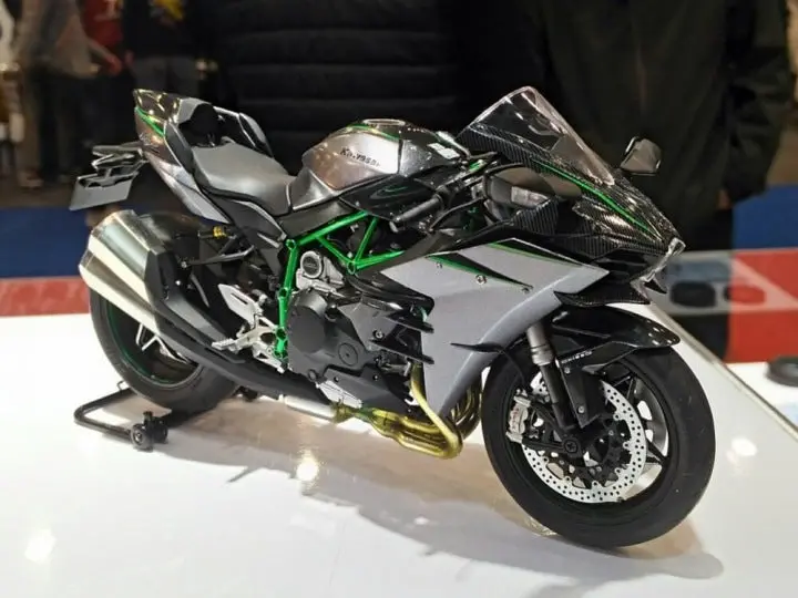 Tam14136 Kawasaki Ninja H2 Carbon (1/12) 1