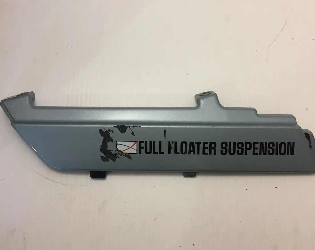 Gs1150 Right Seat Molding 1