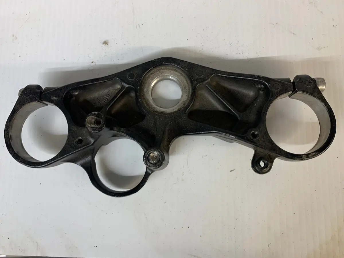 Yzf R6 Top Triple Clamp Crown 1