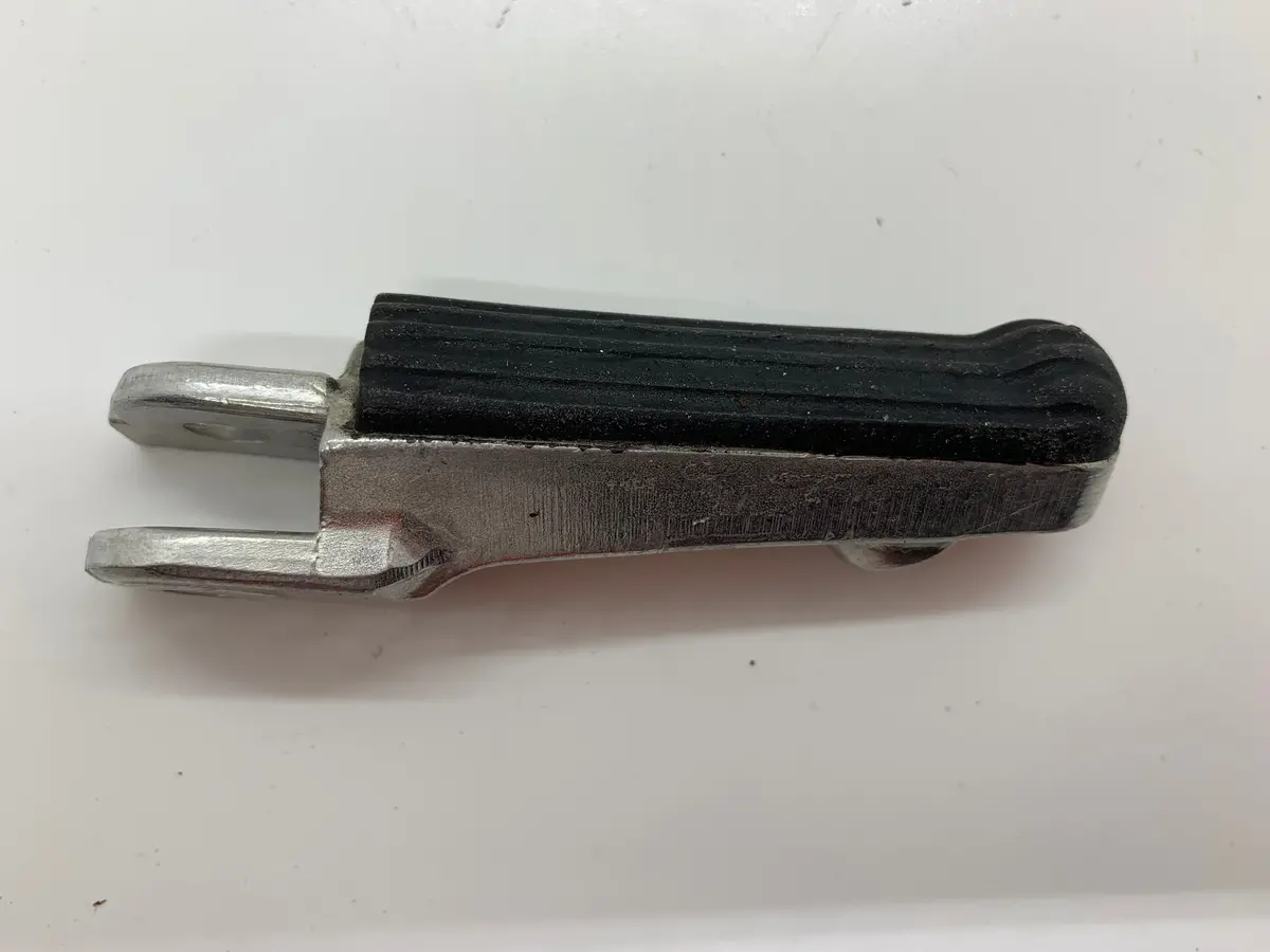 Cbr900rr Right Footpeg 1