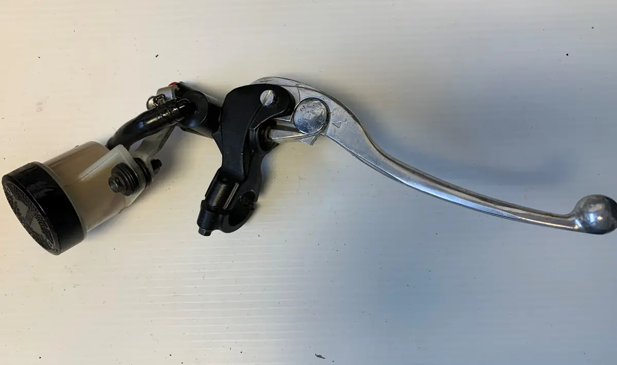 Cbr954rr Cbr900rr Front Master Cylinder 1